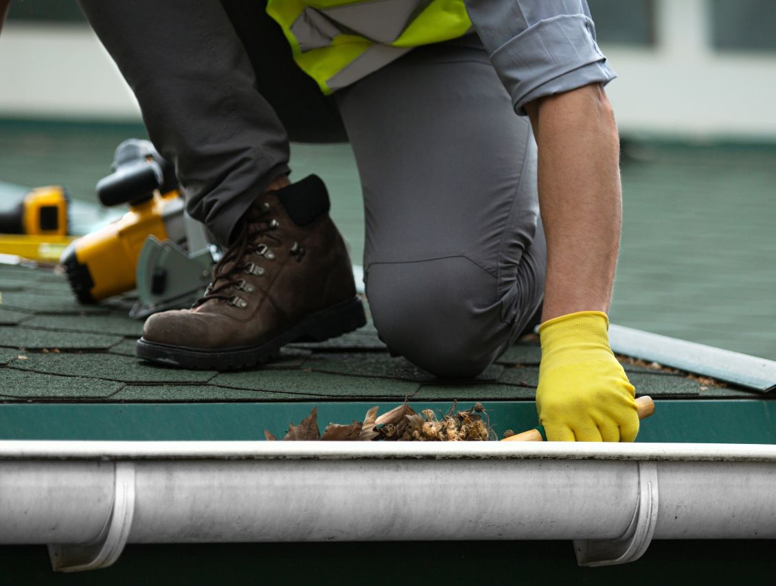 A Comprehensive Guide to Gutter Cleaning Services in London